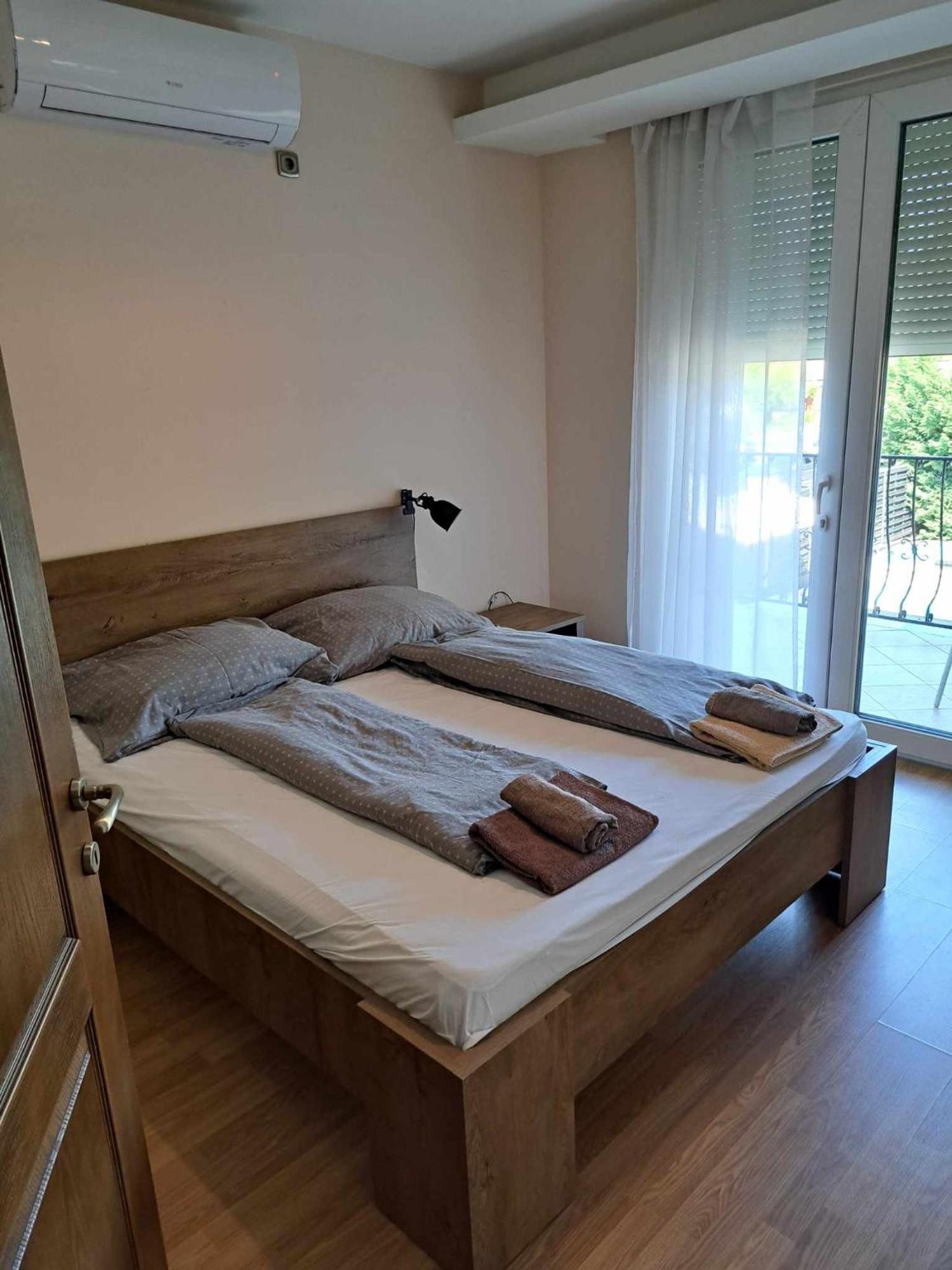 Happy Sun Medences Apartman Siófok Zewnętrze zdjęcie