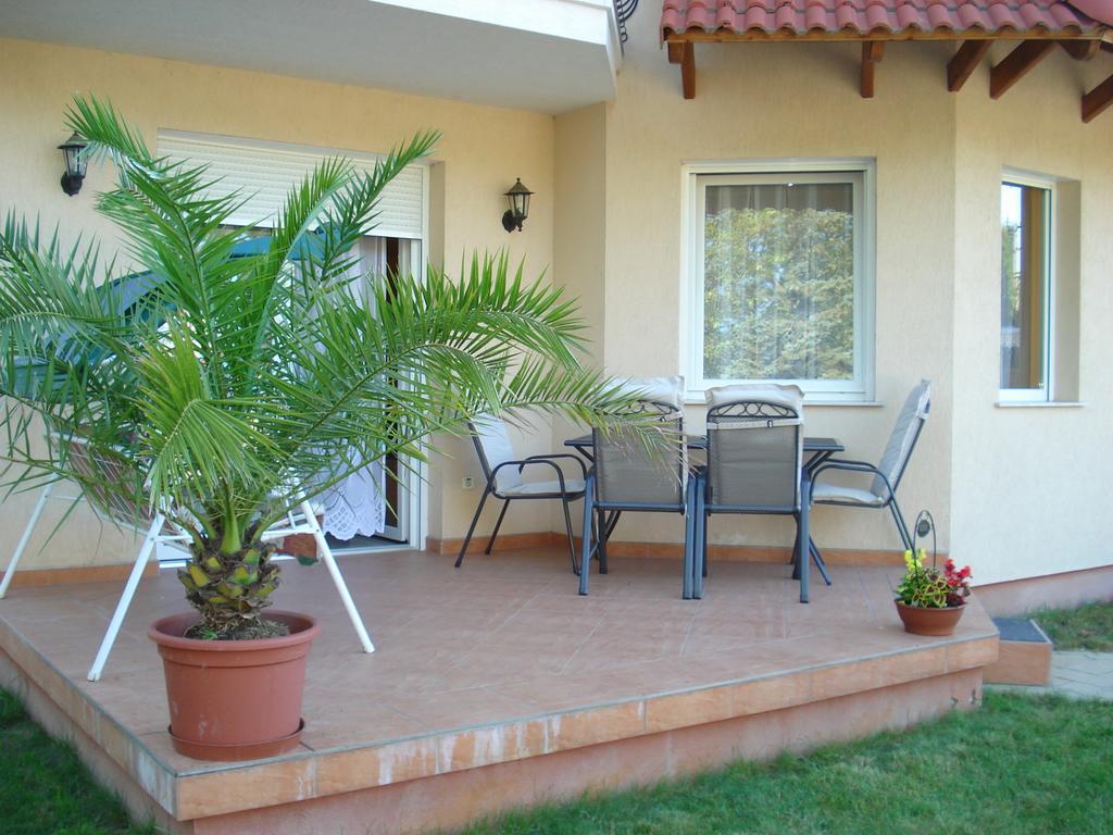 Happy Sun Medences Apartman Siófok Zewnętrze zdjęcie