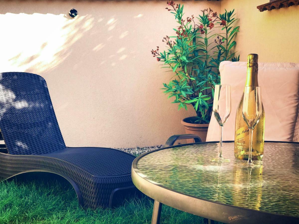 Happy Sun Medences Apartman Siófok Zewnętrze zdjęcie