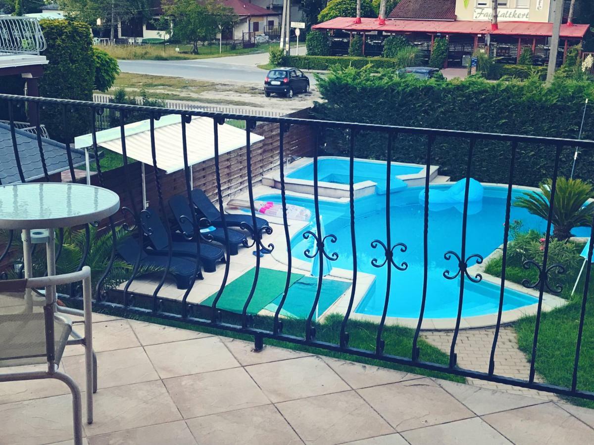 Happy Sun Medences Apartman Siófok Zewnętrze zdjęcie