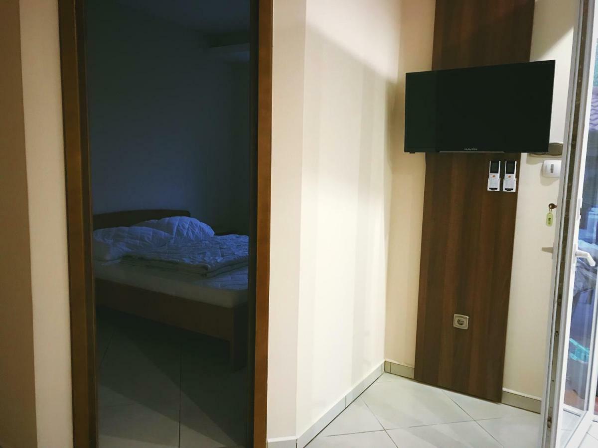 Happy Sun Medences Apartman Siófok Zewnętrze zdjęcie